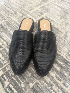 CL by Laundry Black Textured Slip-On Mules